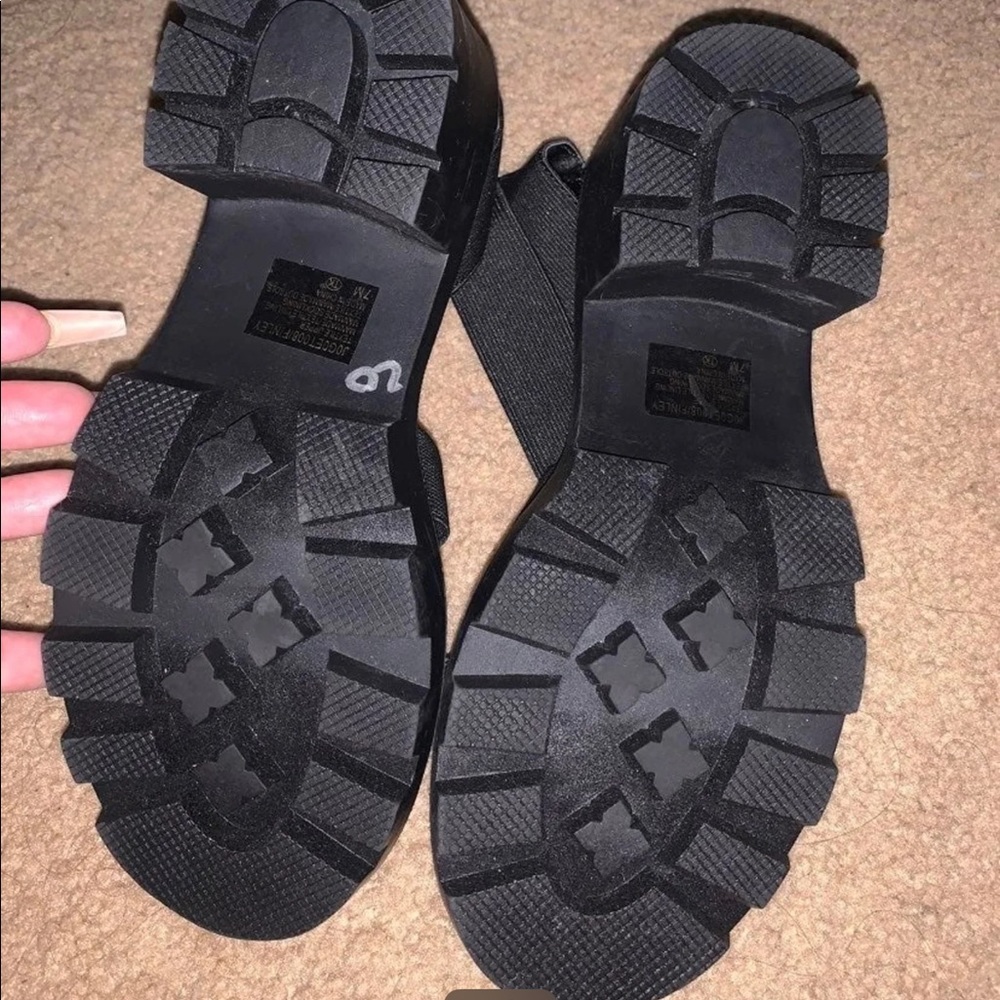 Sandals - Picture 3 of 4